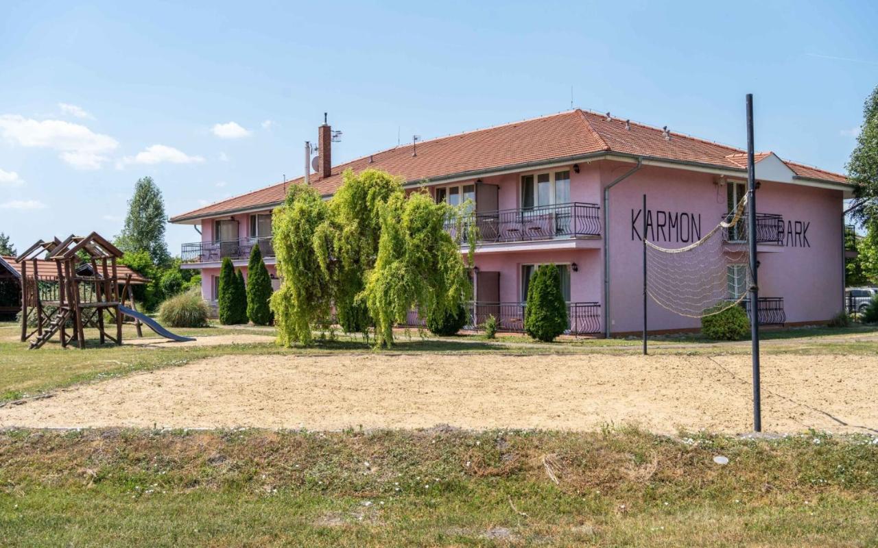 Apartmany Karmon Park Veľký Meder Dış mekan fotoğraf