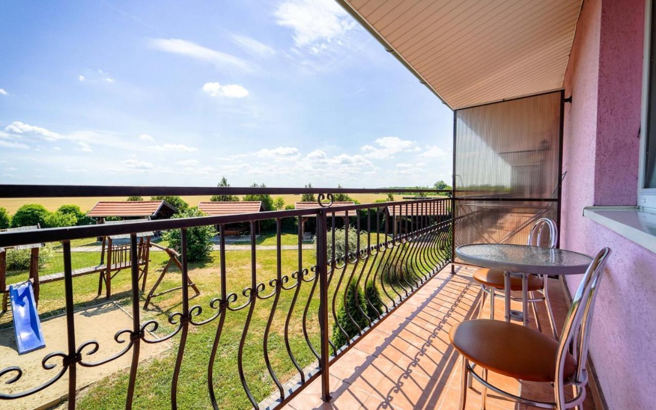 Apartmany Karmon Park Veľký Meder Dış mekan fotoğraf